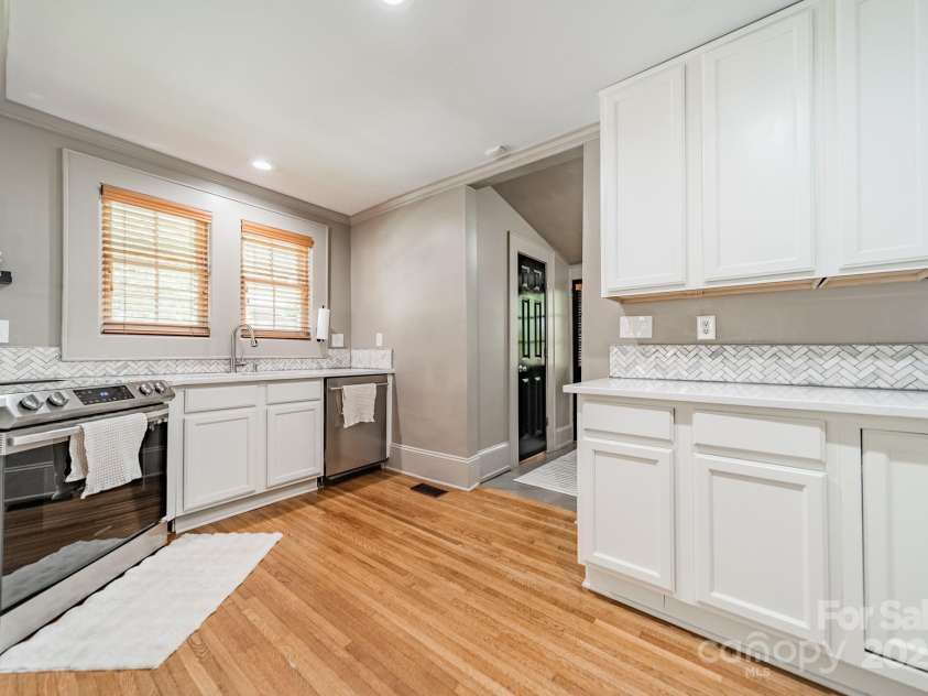 904 Anderson Street, Charlotte, NC 28205.  MLS# CAR4266683, YatesRealty ID 21284. 