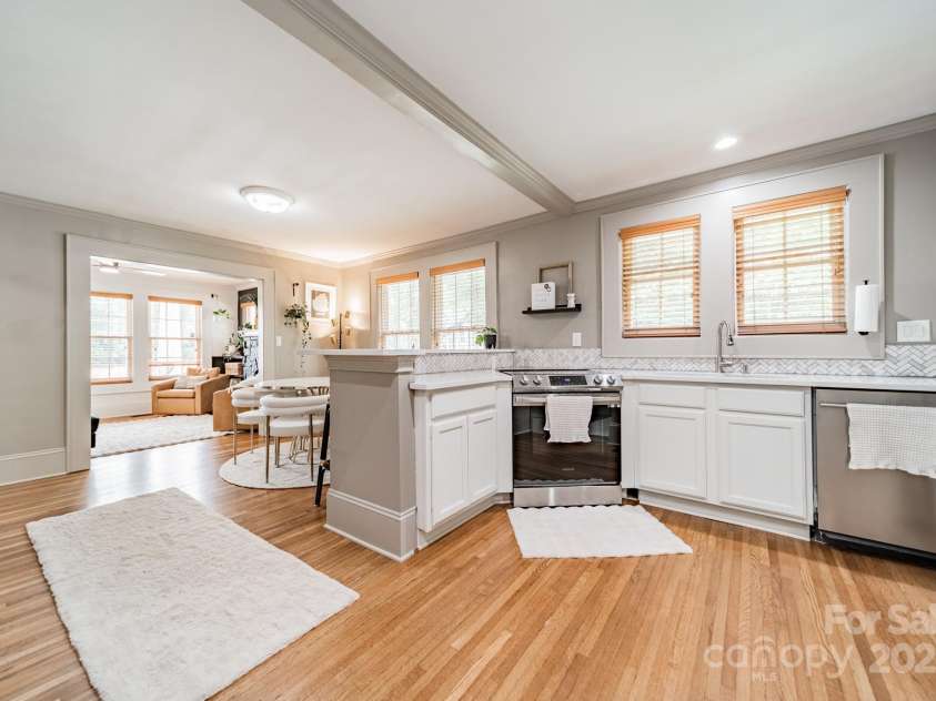 904 Anderson Street, Charlotte, NC 28205.  MLS# CAR4266683, YatesRealty ID 21284. 