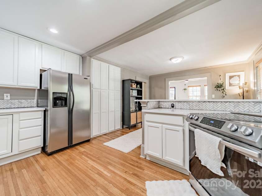 904 Anderson Street, Charlotte, NC 28205.  MLS# CAR4266683, YatesRealty ID 21284. 