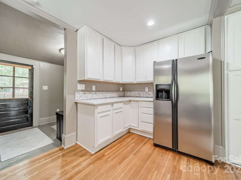 904 Anderson Street, Charlotte, NC 28205.  MLS# CAR4266683, YatesRealty ID 21284. 