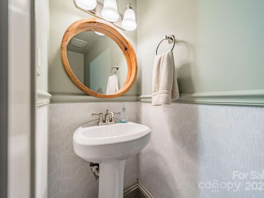 904 Anderson Street, Charlotte, NC 28205.  MLS# CAR4266683, YatesRealty ID 21284. 