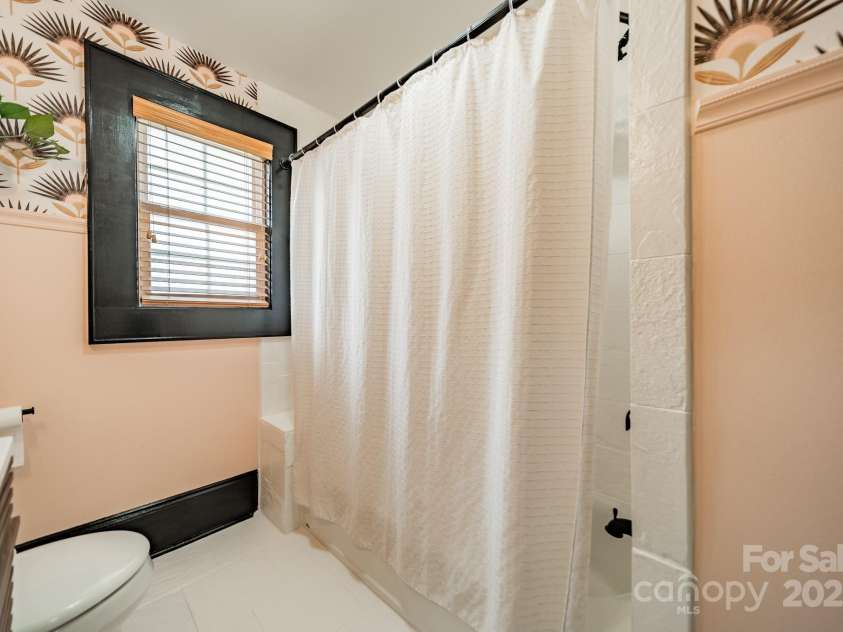 904 Anderson Street, Charlotte, NC 28205.  MLS# CAR4266683, YatesRealty ID 21284. 