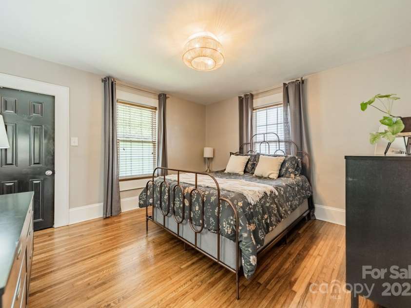 904 Anderson Street, Charlotte, NC 28205.  MLS# CAR4266683, YatesRealty ID 21284. 