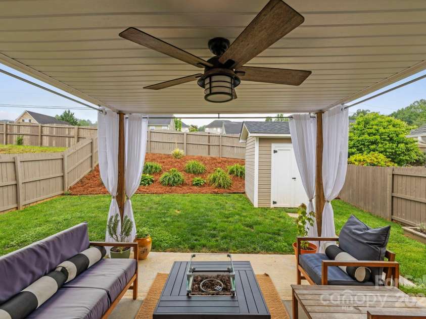 20 Daphne Drive, Arden, NC 28704.  MLS# CAR4260864, YatesRealty ID 21285. 