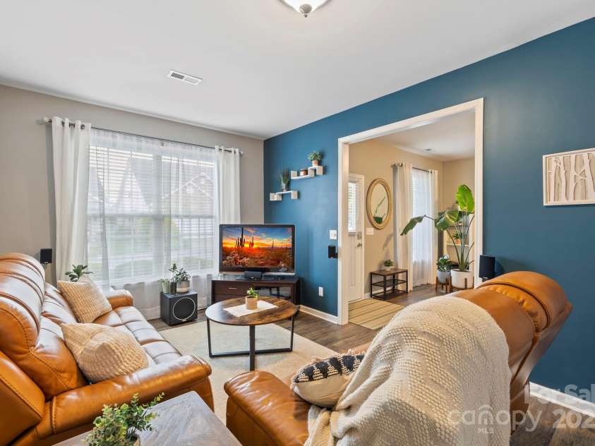 20 Daphne Drive, Arden, NC 28704.  MLS# CAR4260864, YatesRealty ID 21285. 