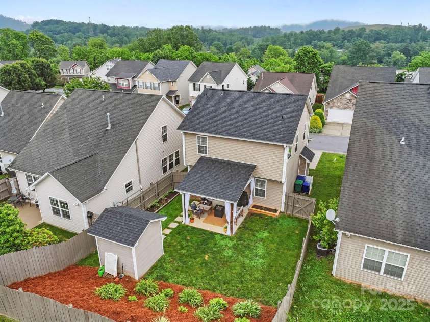 20 Daphne Drive, Arden, NC 28704.  MLS# CAR4260864, YatesRealty ID 21285. 