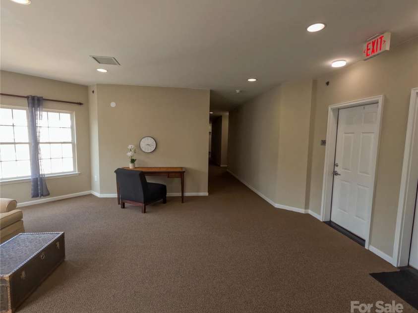 1410 4th Street Drive, Hickory, NC 28601.  MLS# CAR4273598, YatesRealty ID 21286. 