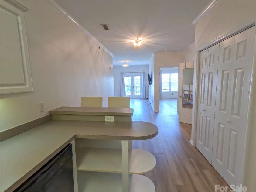 1410 4th Street Drive, Hickory, NC 28601.  MLS# CAR4273598, YatesRealty ID 21286. 
