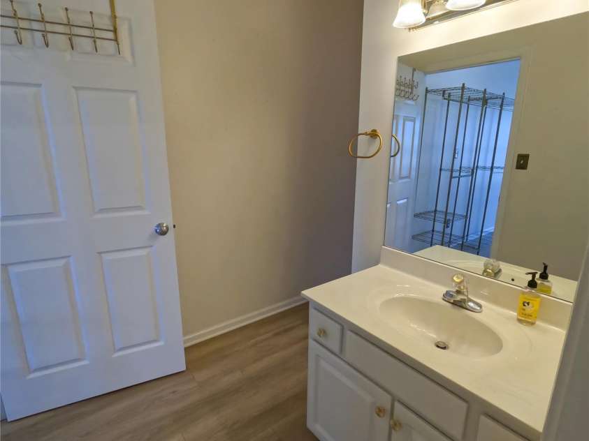 1410 4th Street Drive, Hickory, NC 28601.  MLS# CAR4273598, YatesRealty ID 21286. 