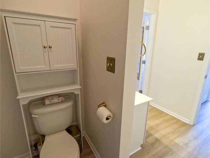 1410 4th Street Drive, Hickory, NC 28601.  MLS# CAR4273598, YatesRealty ID 21286. 