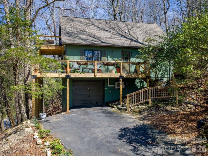 31 Elseetos Drive, Brevard, NC 28712.  MLS# CAR4360165, YatesRealty ID 21286. 