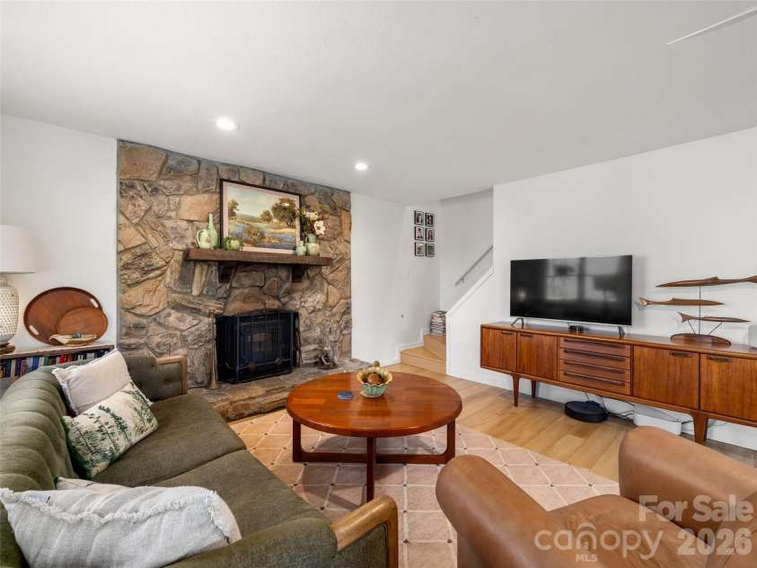 31 Elseetos Drive, Brevard, NC 28712.  MLS# CAR4360165, YatesRealty ID 21286. 
