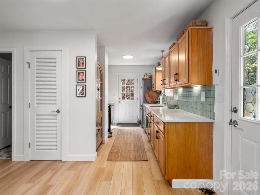 31 Elseetos Drive, Brevard, NC 28712.  MLS# CAR4360165, YatesRealty ID 21286. 