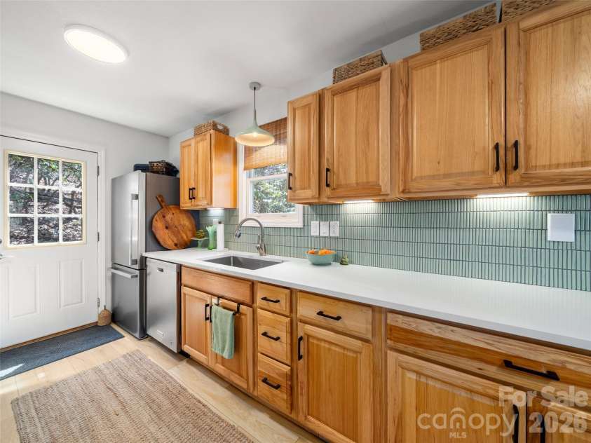 31 Elseetos Drive, Brevard, NC 28712.  MLS# CAR4360165, YatesRealty ID 21286. 