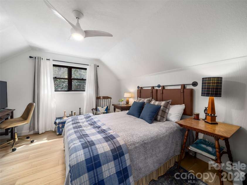 31 Elseetos Drive, Brevard, NC 28712.  MLS# CAR4360165, YatesRealty ID 21286. 