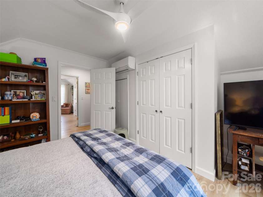 31 Elseetos Drive, Brevard, NC 28712.  MLS# CAR4360165, YatesRealty ID 21286. 