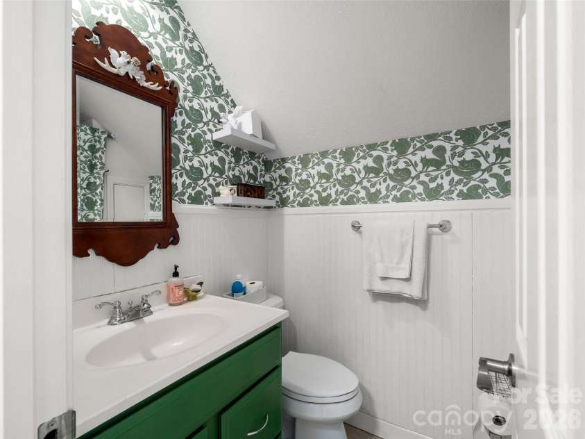 31 Elseetos Drive, Brevard, NC 28712.  MLS# CAR4360165, YatesRealty ID 21286. 