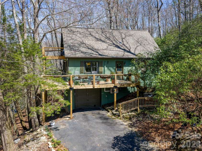 31 Elseetos Drive, Brevard, NC 28712.  MLS# CAR4360165, YatesRealty ID 21286. 