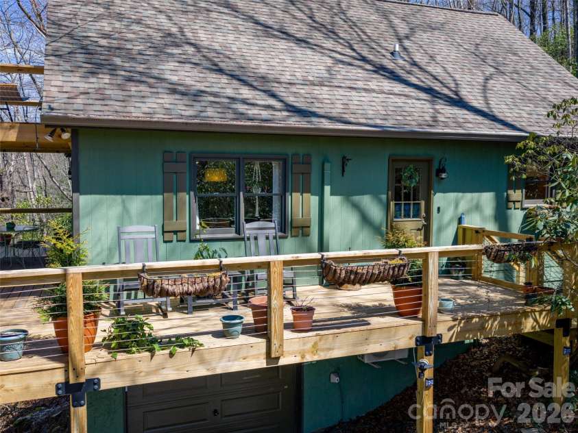 31 Elseetos Drive, Brevard, NC 28712.  MLS# CAR4360165, YatesRealty ID 21286. 
