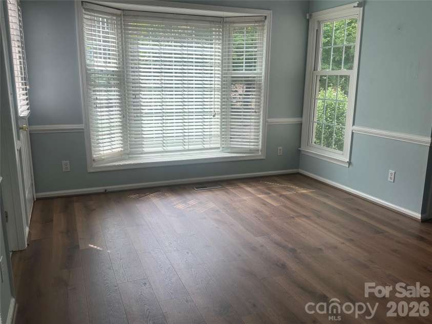 4116 Moss Brook Drive, Winston Salem, NC 27127.  MLS# CAR4380282, YatesRealty ID 21288. Dining room with bay window