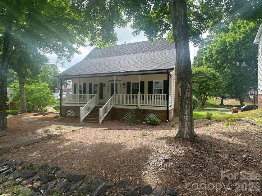 4116 Moss Brook Drive, Winston Salem, NC 27127.  MLS# CAR4380282, YatesRealty ID 21288. Exterior front