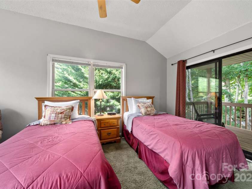 84 Indian Trace, Maggie Valley, NC 28751.  MLS# CAR4272235, YatesRealty ID 21289. 3rd loft style bedroom