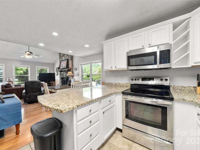 84 Indian Trace, Maggie Valley, NC 28751.  MLS# CAR4272235, YatesRealty ID 21289. 