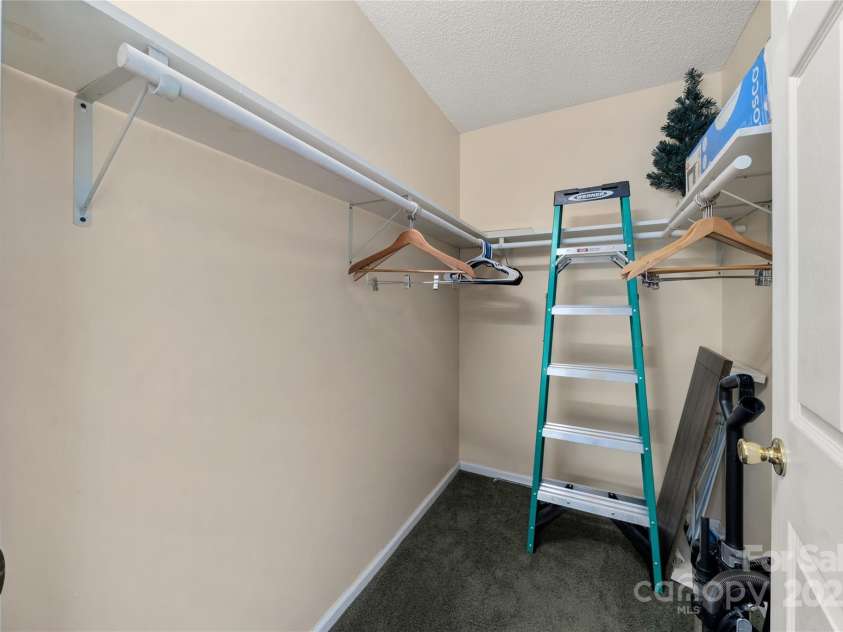 84 Indian Trace, Maggie Valley, NC 28751.  MLS# CAR4272235, YatesRealty ID 21289. Large walk in for upper primary ba=edroom