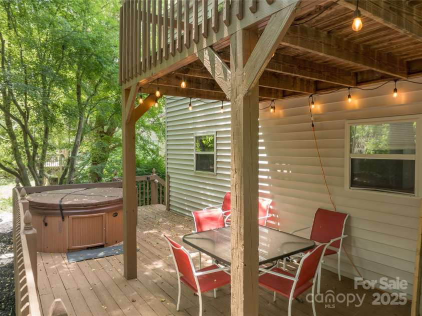 84 Indian Trace, Maggie Valley, NC 28751.  MLS# CAR4272235, YatesRealty ID 21289. Out door living area