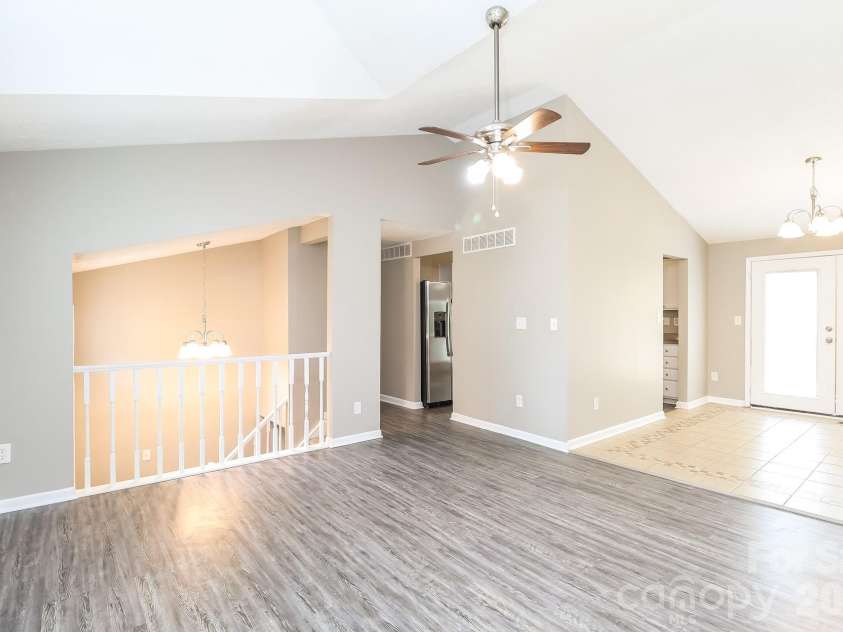 9111 Touchstone Lane, Charlotte, NC 28227.  MLS# CAR4368246, YatesRealty ID 21289. 