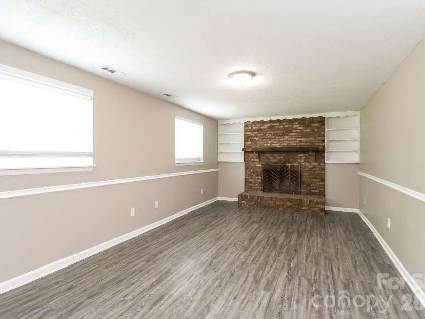 9111 Touchstone Lane, Charlotte, NC 28227.  MLS# CAR4368246, YatesRealty ID 21289. 