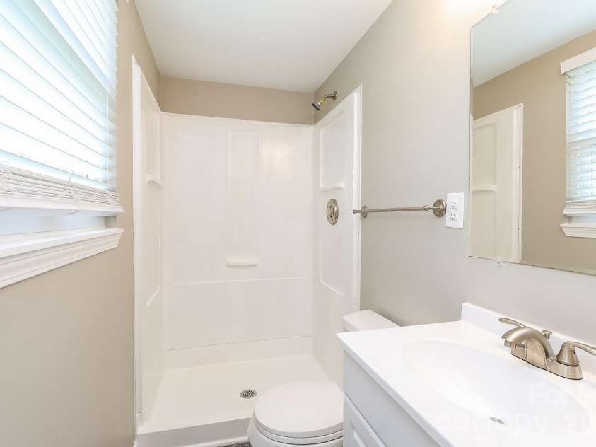 9111 Touchstone Lane, Charlotte, NC 28227.  MLS# CAR4368246, YatesRealty ID 21289. 