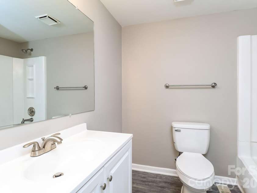 9111 Touchstone Lane, Charlotte, NC 28227.  MLS# CAR4368246, YatesRealty ID 21289. 