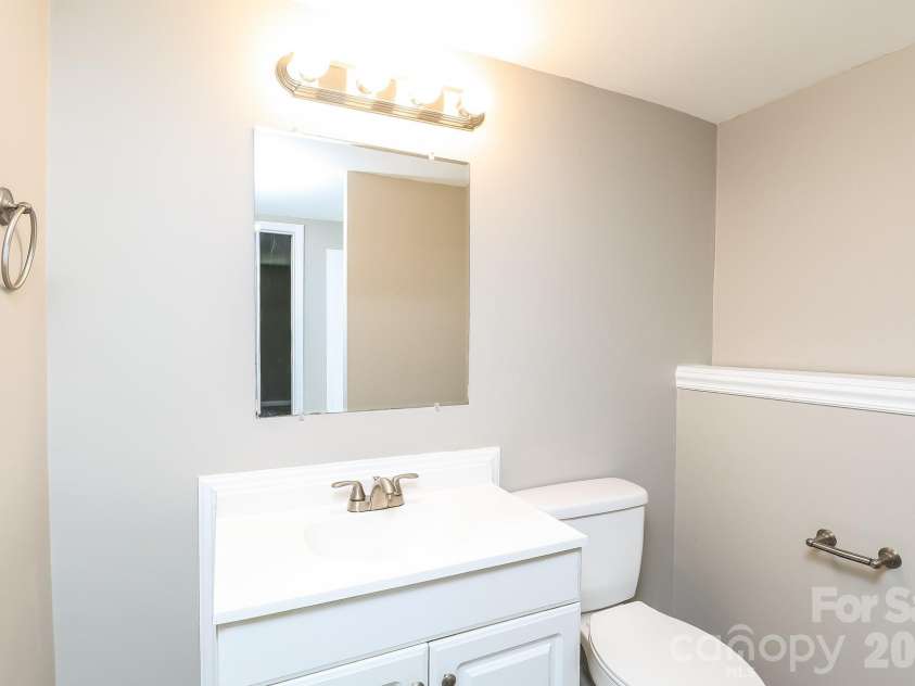 9111 Touchstone Lane, Charlotte, NC 28227.  MLS# CAR4368246, YatesRealty ID 21289. 