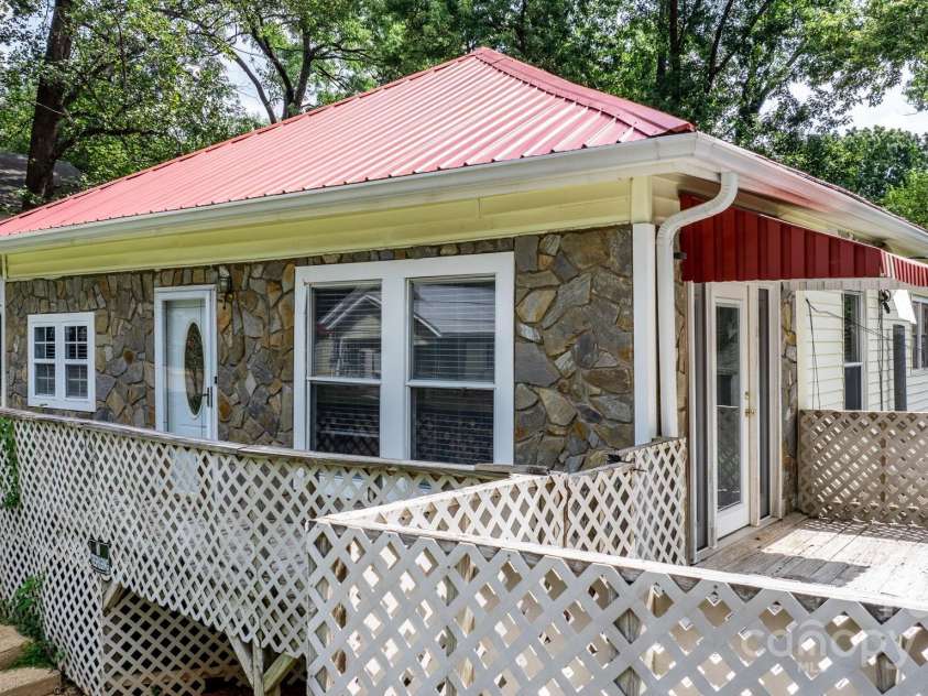 93 13th Street, Hickory, NC 28602.  MLS# CAR4166510, YatesRealty ID 2129. Front