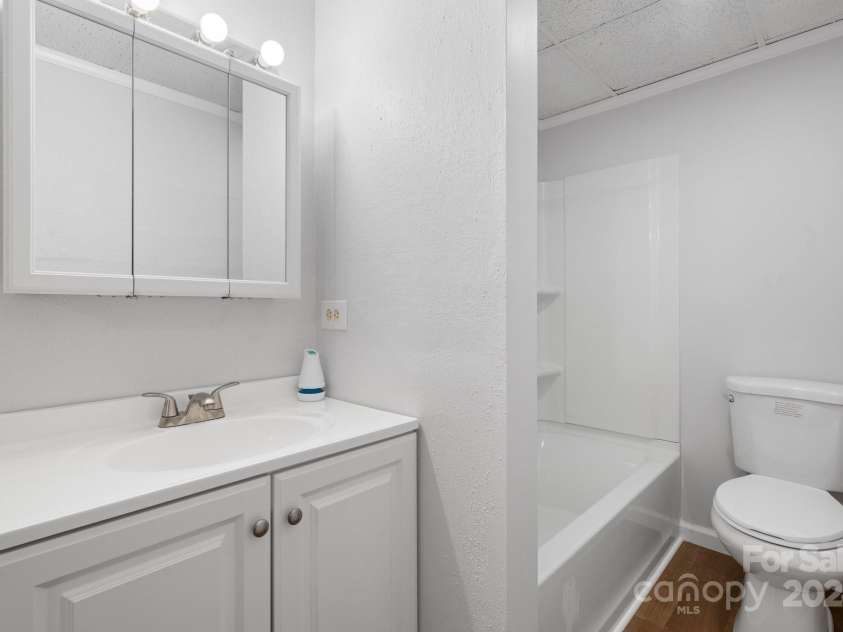 93 13th Street, Hickory, NC 28602.  MLS# CAR4166510, YatesRealty ID 2129. Full bath w/ Laundry Basement