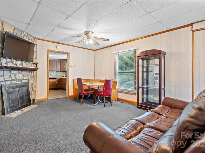 93 13th Street, Hickory, NC 28602.  MLS# CAR4166510, YatesRealty ID 2129. Living room