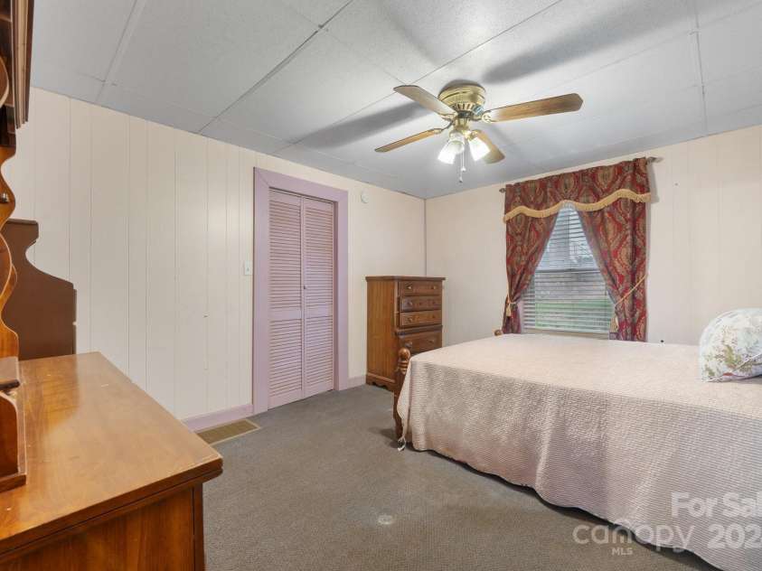 93 13th Street, Hickory, NC 28602.  MLS# CAR4166510, YatesRealty ID 2129. Primary Bedroom