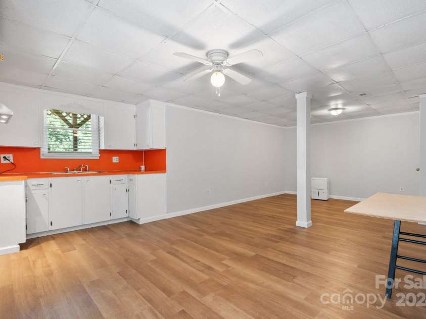 93 13th Street, Hickory, NC 28602.  MLS# CAR4166510, YatesRealty ID 2129. Studio Basement