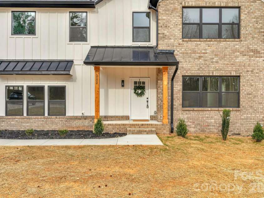 5002 Parkwood School Road, Waxhaw, NC 28173.  MLS# CAR4373585, YatesRealty ID 21290. 