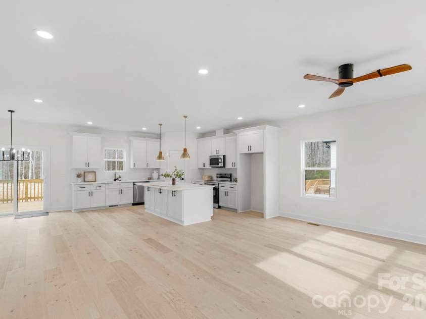 5002 Parkwood School Road, Waxhaw, NC 28173.  MLS# CAR4373585, YatesRealty ID 21290. 