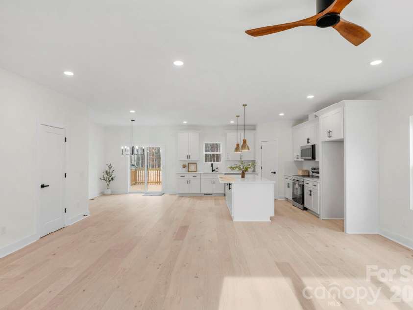 5002 Parkwood School Road, Waxhaw, NC 28173.  MLS# CAR4373585, YatesRealty ID 21290. 