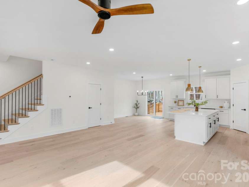 5002 Parkwood School Road, Waxhaw, NC 28173.  MLS# CAR4373585, YatesRealty ID 21290. 