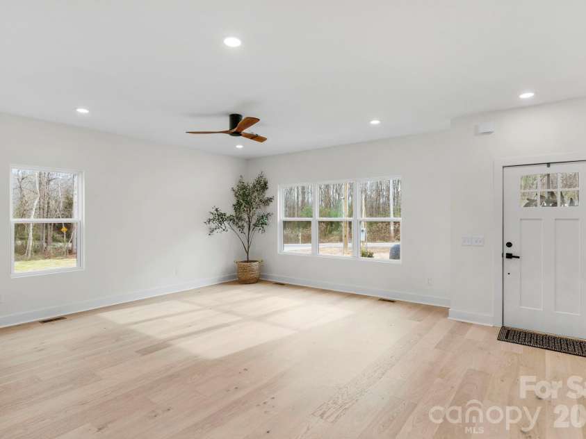 5002 Parkwood School Road, Waxhaw, NC 28173.  MLS# CAR4373585, YatesRealty ID 21290. 