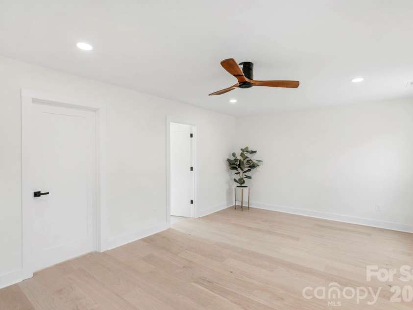 5002 Parkwood School Road, Waxhaw, NC 28173.  MLS# CAR4373585, YatesRealty ID 21290. 
