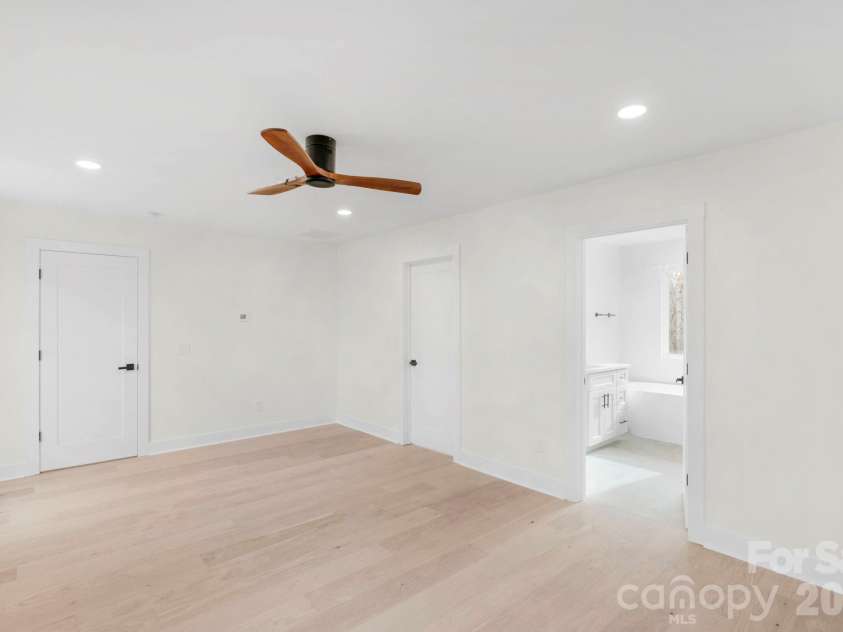 5002 Parkwood School Road, Waxhaw, NC 28173.  MLS# CAR4373585, YatesRealty ID 21290. 