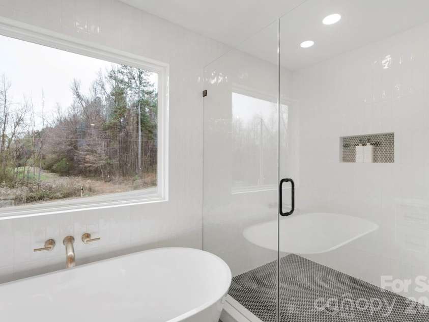 5002 Parkwood School Road, Waxhaw, NC 28173.  MLS# CAR4373585, YatesRealty ID 21290. 