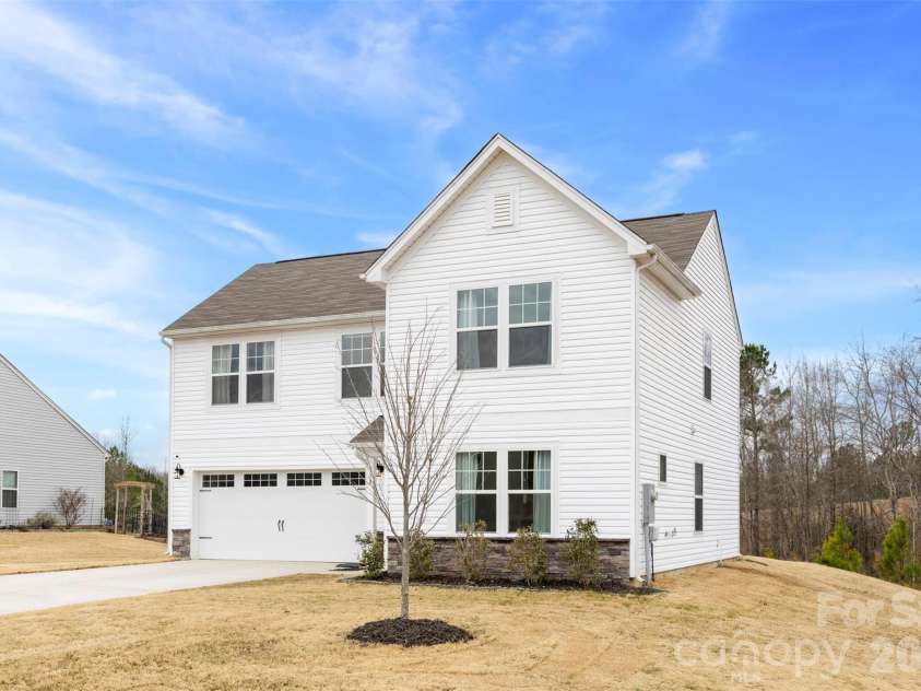 717 Lexington Drive, Albemarle, NC 28001.  MLS# CAR4345706, YatesRealty ID 21291. Beautiful Home! 