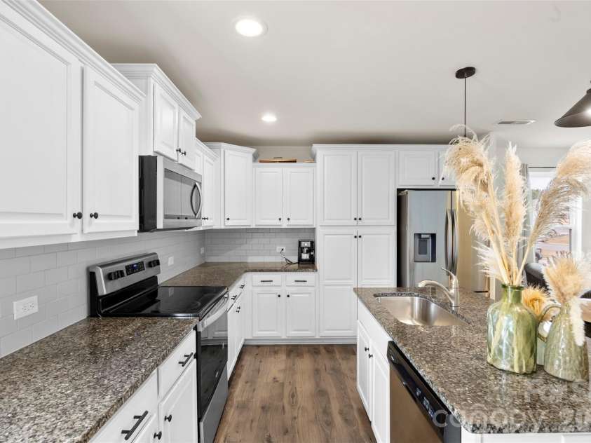 717 Lexington Drive, Albemarle, NC 28001.  MLS# CAR4345706, YatesRealty ID 21291. Kitchen! 