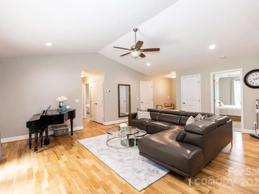 1005 8th Avenue, Conover, NC 28613.  MLS# CAR4273753, YatesRealty ID 21292. 